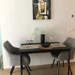 Luxurious In The Heart Of Old Town With Parking