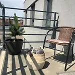 Lägenhet Luxurious In The Heart Of Old Town With Parking