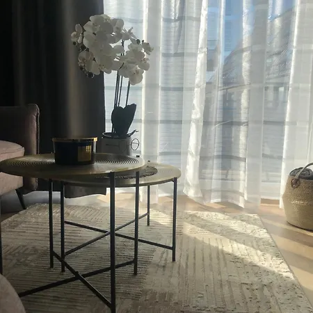 Lägenhet Luxurious In The Heart Of Old Town With Parking *