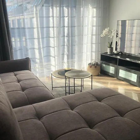 Luxurious In The Heart Of Old Town With Parking アパート