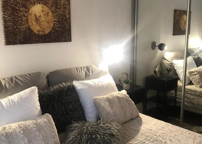 דירה Luxurious In The Heart Of Old Town With Parking