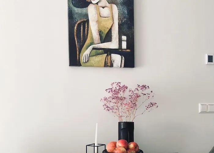 Luxurious In The Heart Of Old Town With Parking *